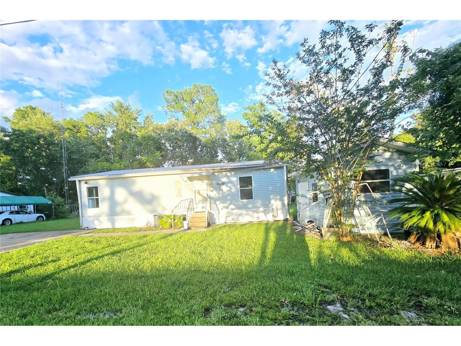208 Pine Tree Trail Crescent City FL 32112 V4947287 image1