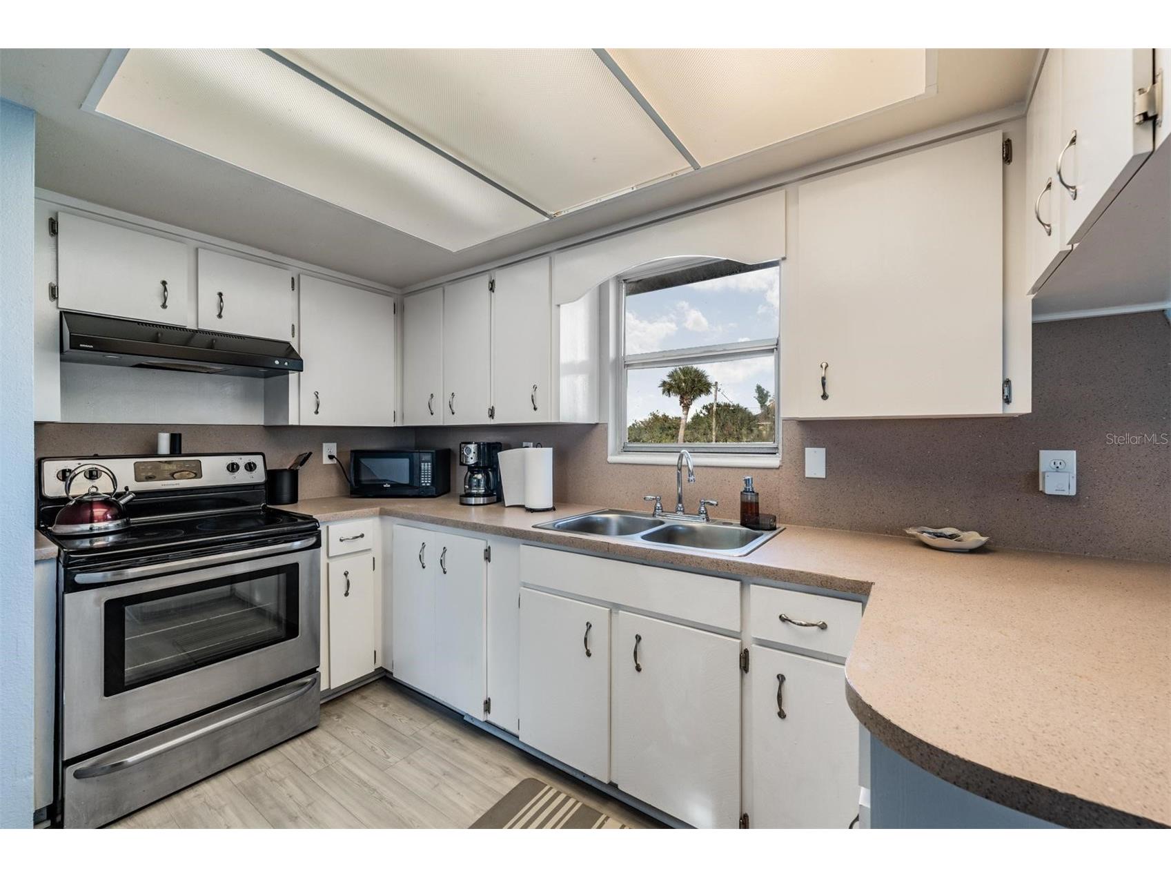 208 S Canal Street Ruskin FL 33570 TB8439728 image3