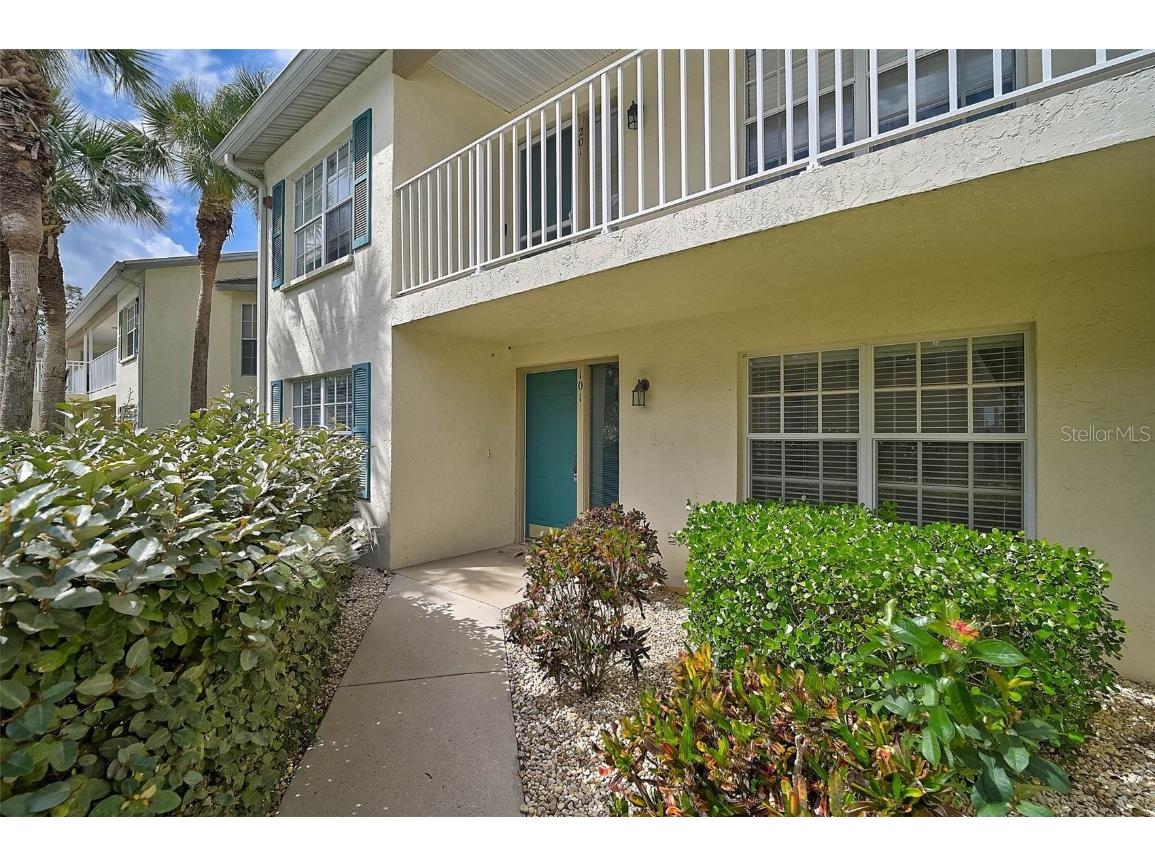 208 Silver Lake Drive #101 Venice FL 34292 A4647504 image1