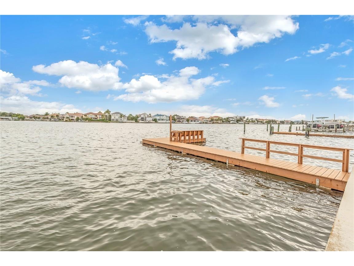 2080 Dolphin Boulevard S Gulfport FL 33707 U8217013 image1