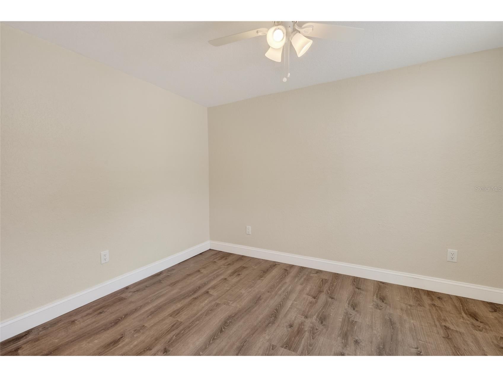 2080 Douglas Avenue Clearwater FL 33755 TB8517985 image16