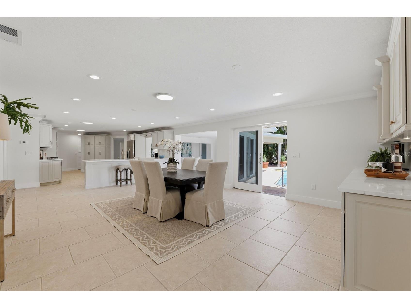 2080 Hawaii Avenue NE Saint Petersburg FL 33703 TB8498249 image10