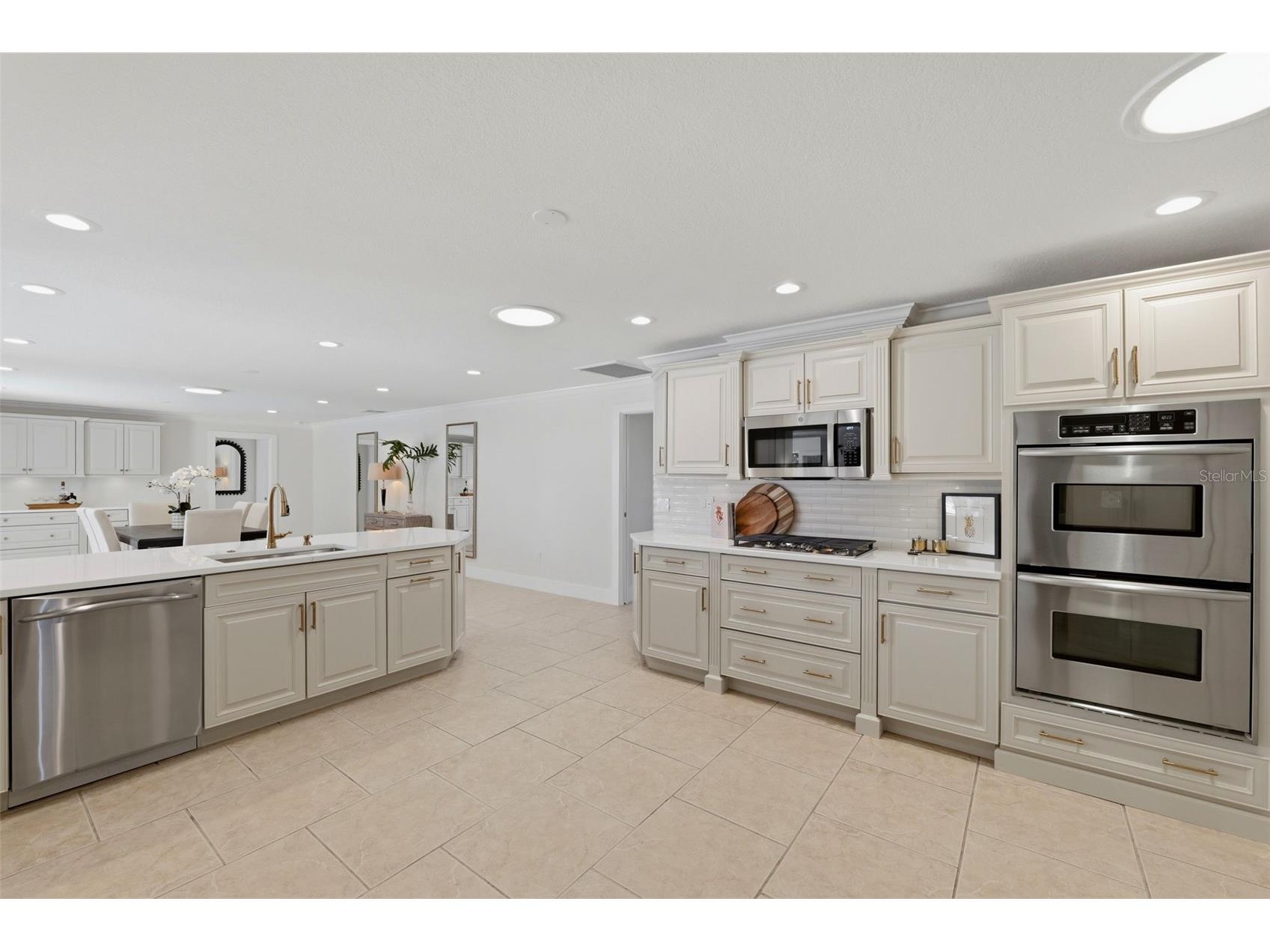 2080 Hawaii Avenue NE Saint Petersburg FL 33703 TB8498249 image13