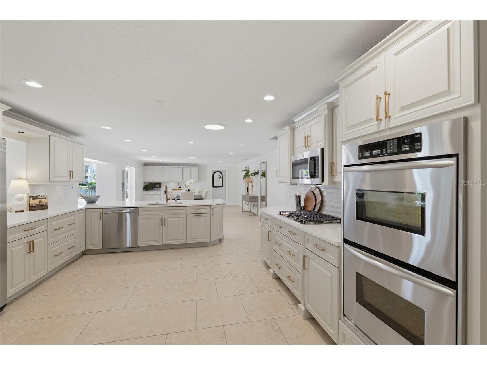 2080 Hawaii Avenue NE Saint Petersburg FL 33703 TB8498249 image14