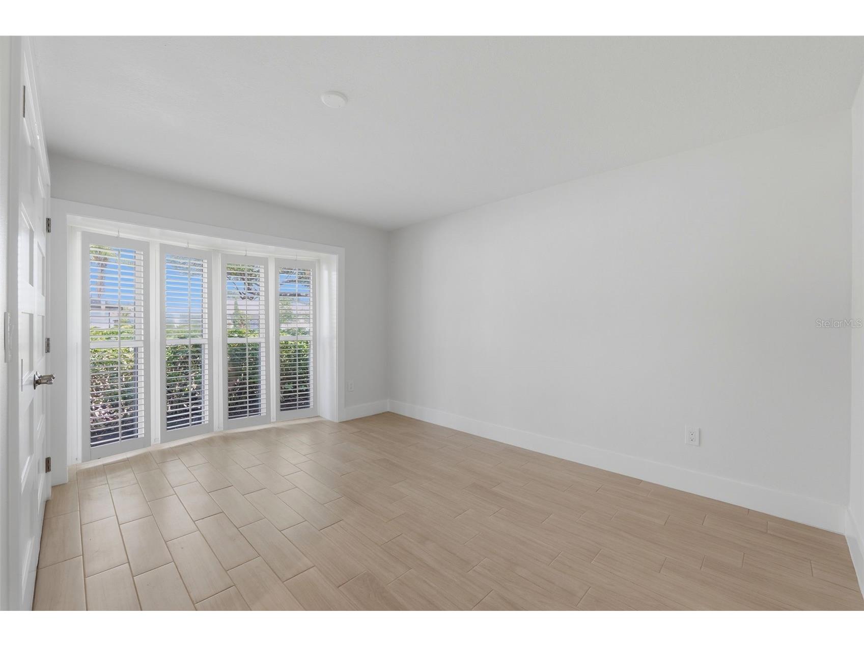 2080 Hawaii Avenue NE Saint Petersburg FL 33703 TB8498249 image24