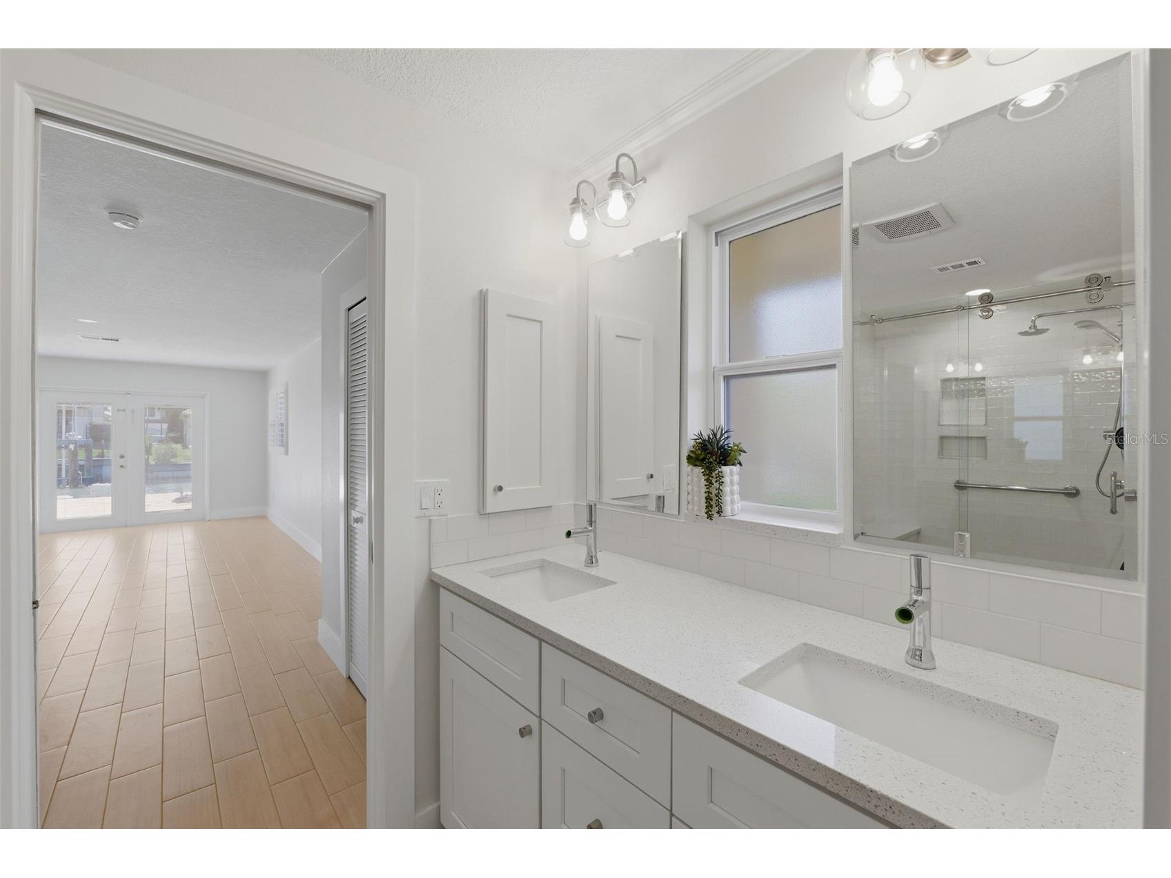 2080 Hawaii Avenue NE Saint Petersburg FL 33703 TB8498249 image27