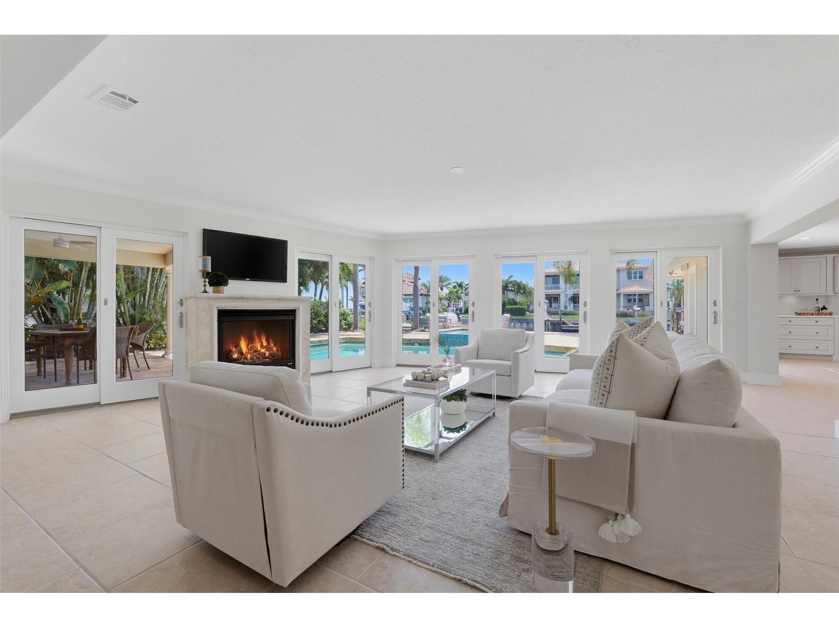 2080 Hawaii Avenue NE Saint Petersburg FL 33703 TB8498249 image5