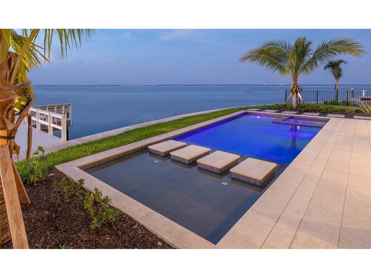 2081 Michigan Avenue NE Saint Petersburg FL 33703 TB8344767 image2