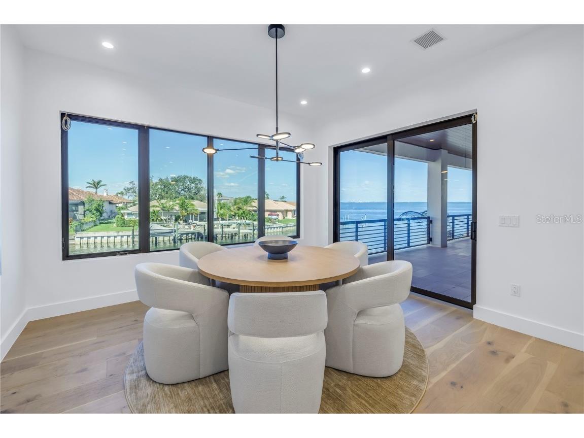 2081 Michigan Avenue NE Saint Petersburg FL 33703 TB8344767 image22