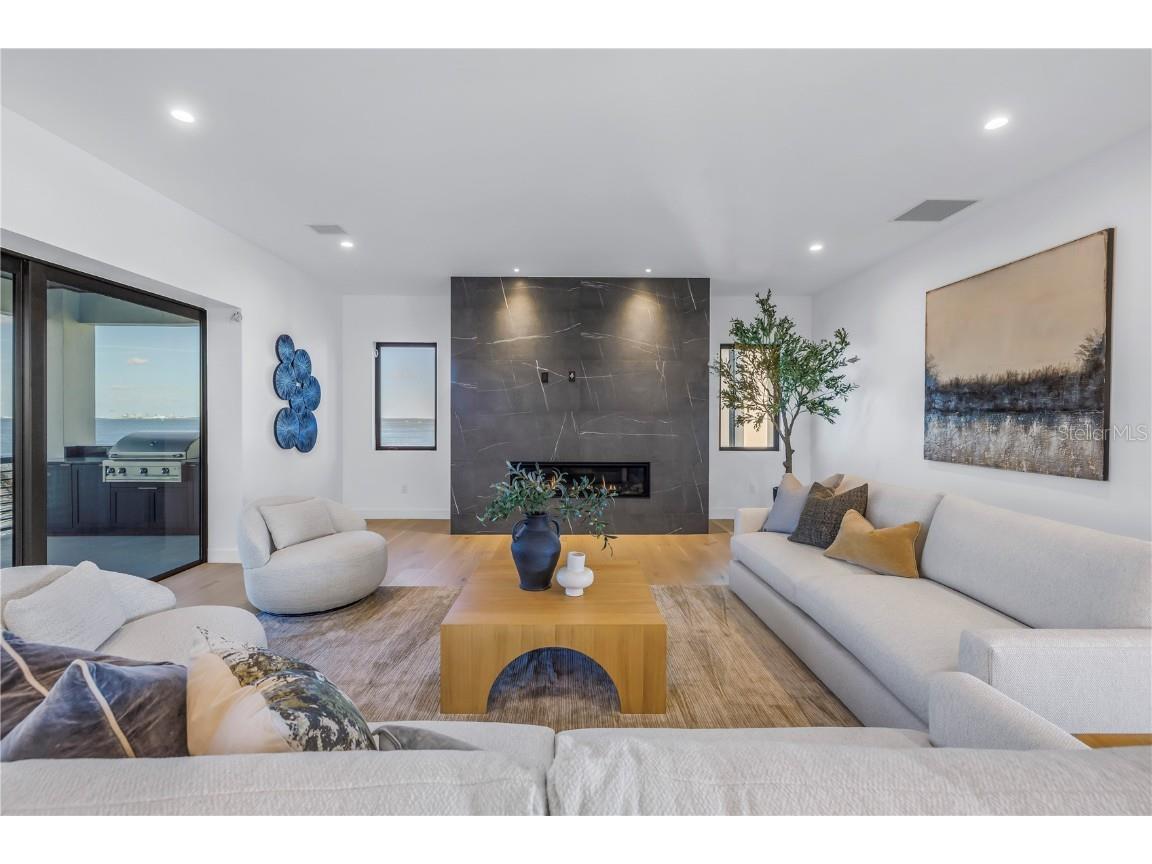 2081 Michigan Avenue NE Saint Petersburg FL 33703 TB8344767 image24