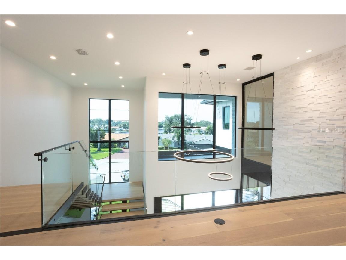 2081 Michigan Avenue NE Saint Petersburg FL 33703 TB8344767 image29