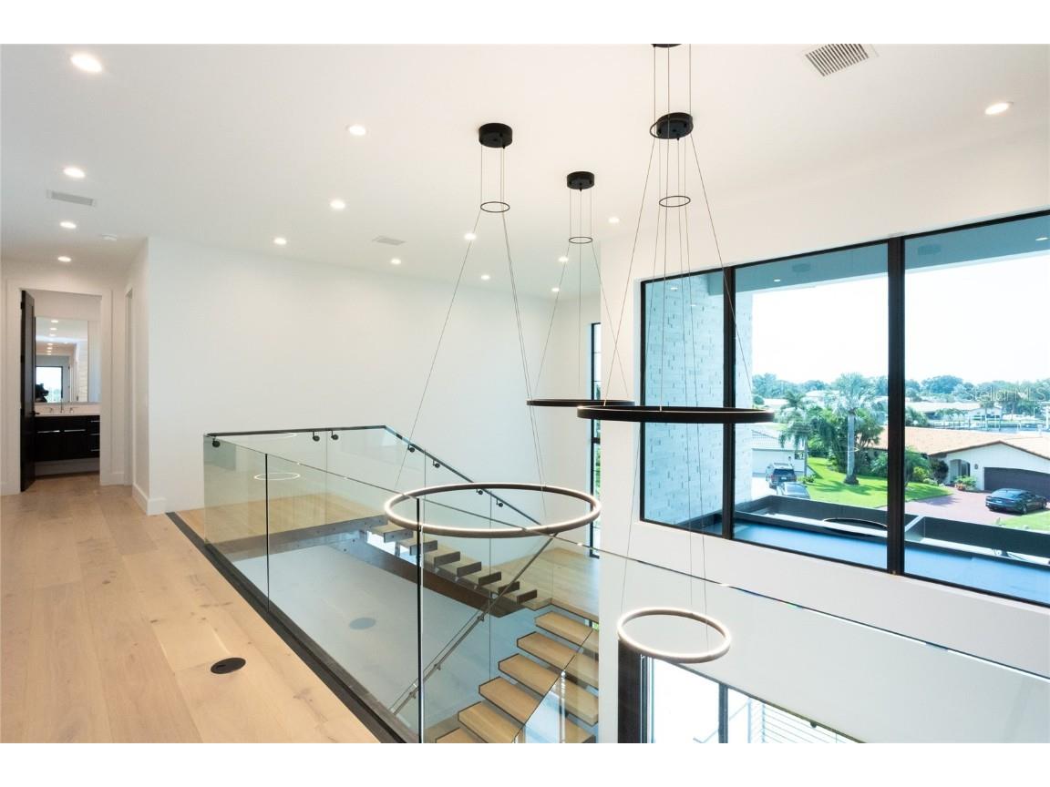 2081 Michigan Avenue NE Saint Petersburg FL 33703 TB8344767 image30