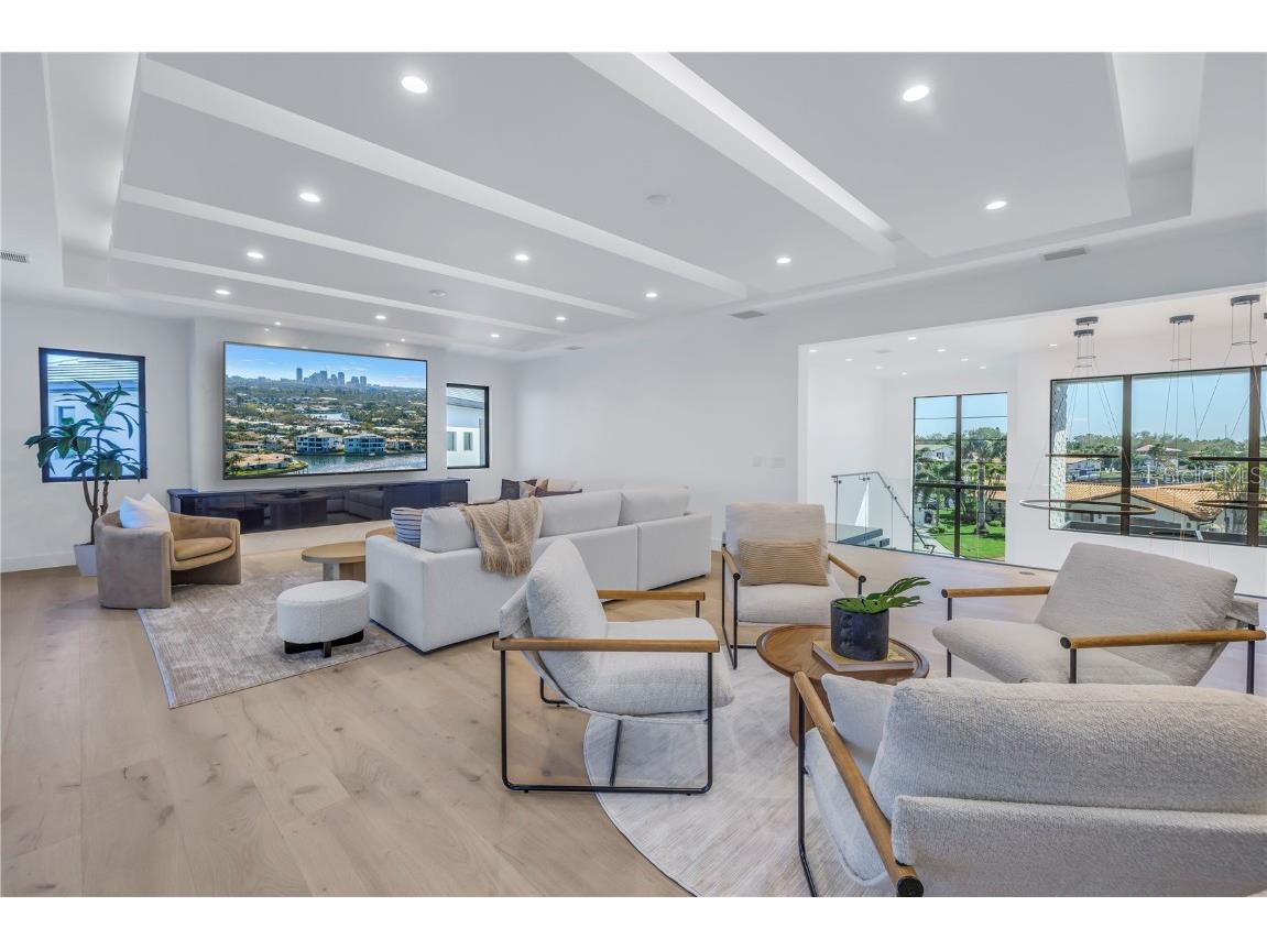 2081 Michigan Avenue NE Saint Petersburg FL 33703 TB8344767 image34