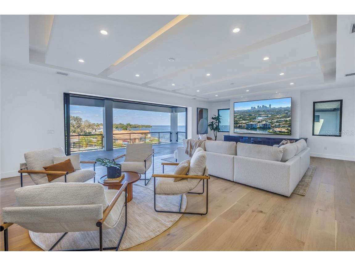 2081 Michigan Avenue NE Saint Petersburg FL 33703 TB8344767 image35