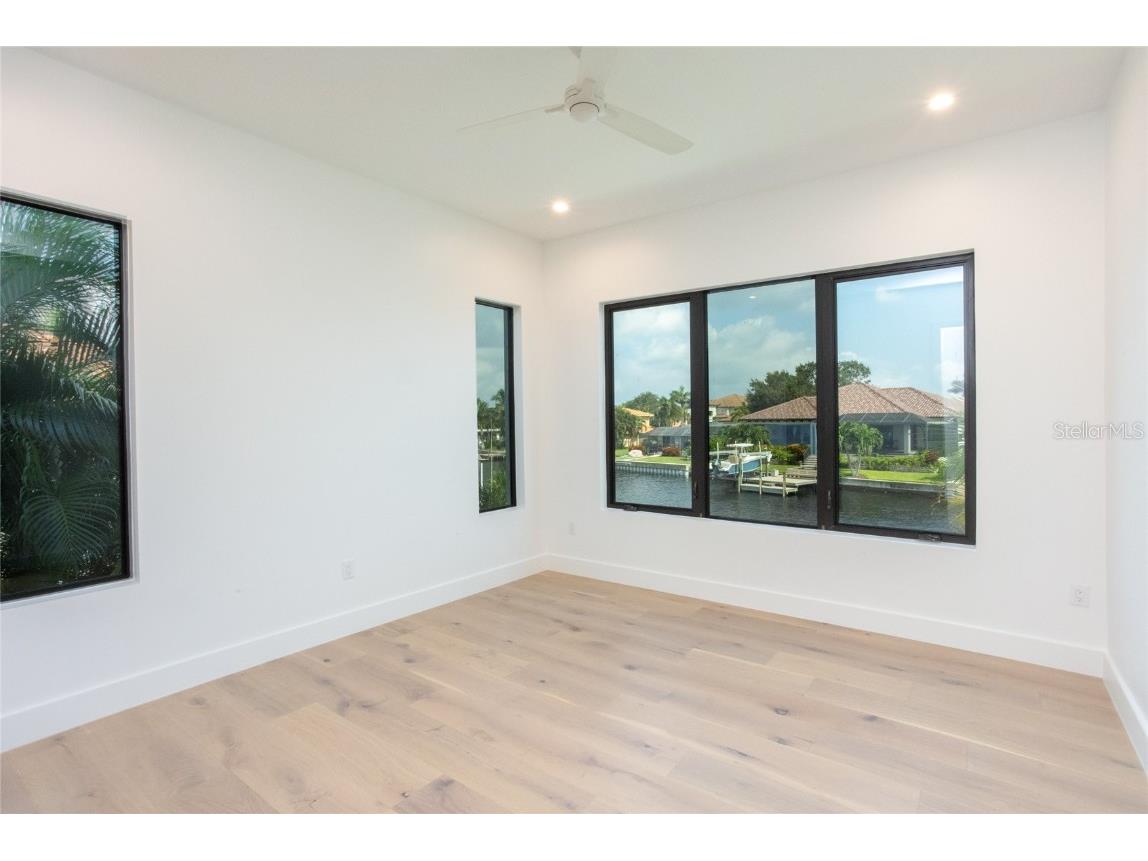 2081 Michigan Avenue NE Saint Petersburg FL 33703 TB8344767 image40