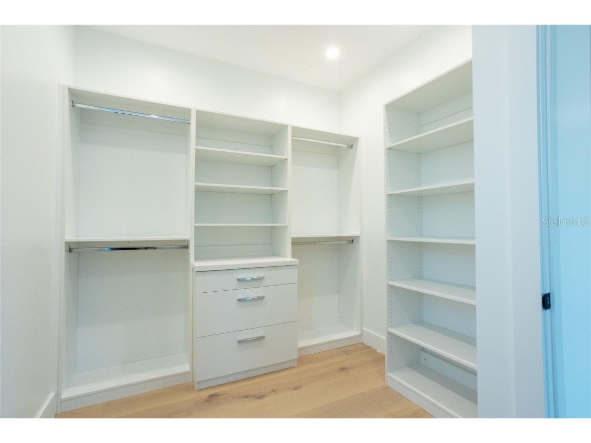 2081 Michigan Avenue NE Saint Petersburg FL 33703 TB8344767 image44