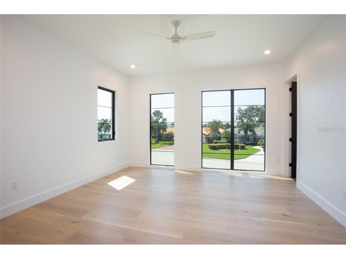 2081 Michigan Avenue NE Saint Petersburg FL 33703 TB8344767 image46