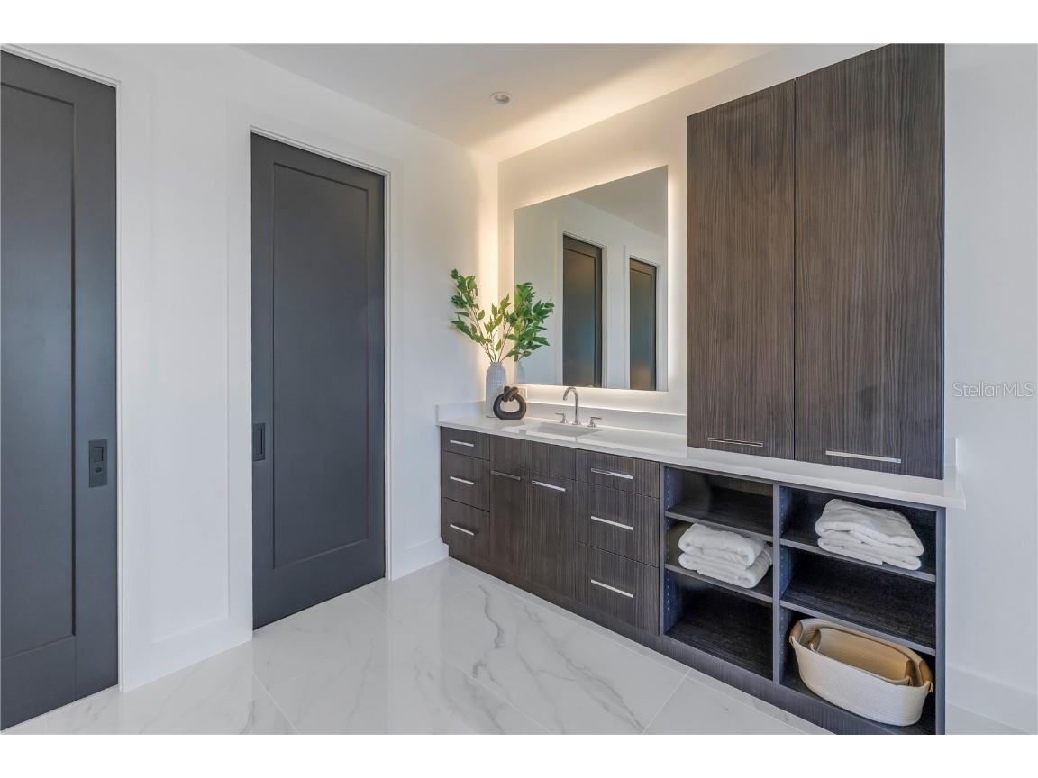 2081 Michigan Avenue NE Saint Petersburg FL 33703 TB8344767 image55