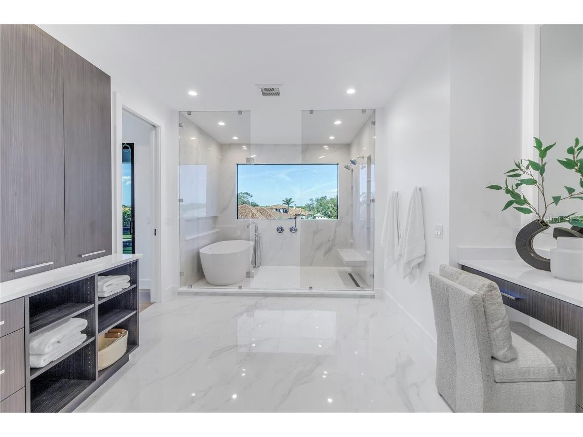 2081 Michigan Avenue NE Saint Petersburg FL 33703 TB8344767 image60