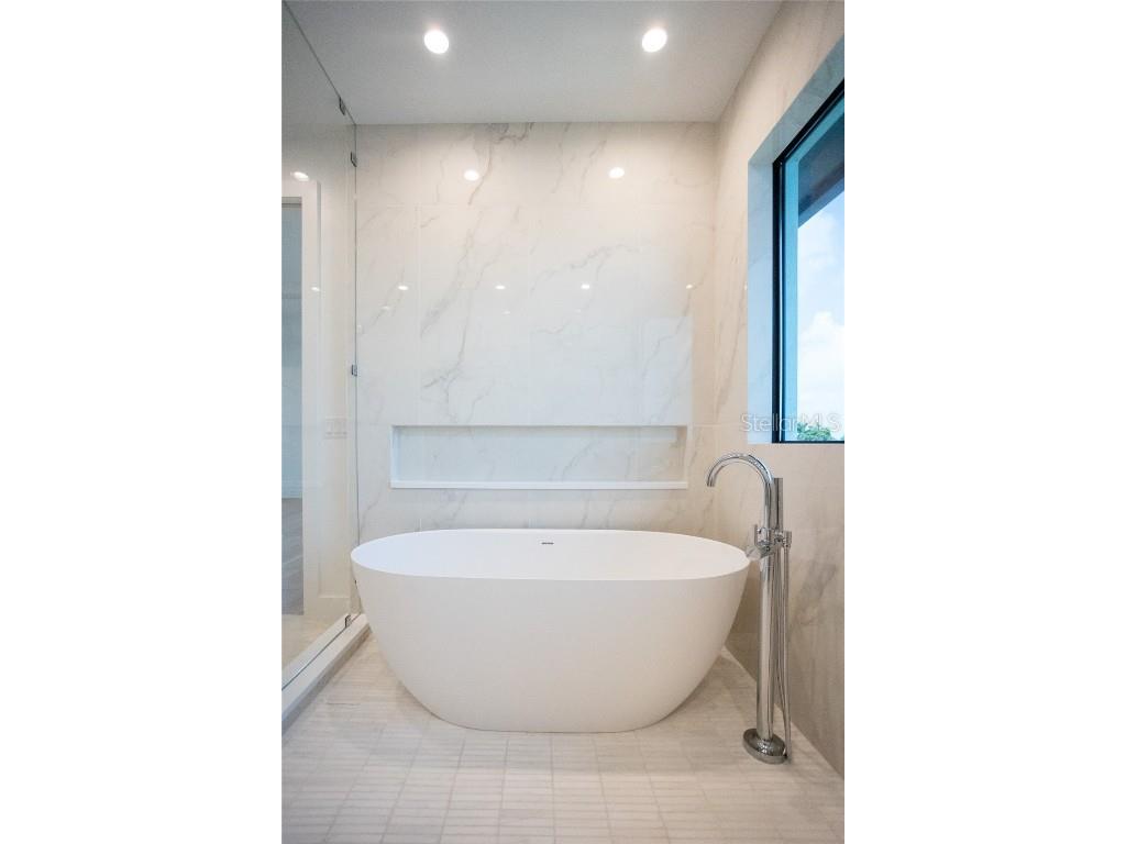 2081 Michigan Avenue NE Saint Petersburg FL 33703 TB8344767 image62