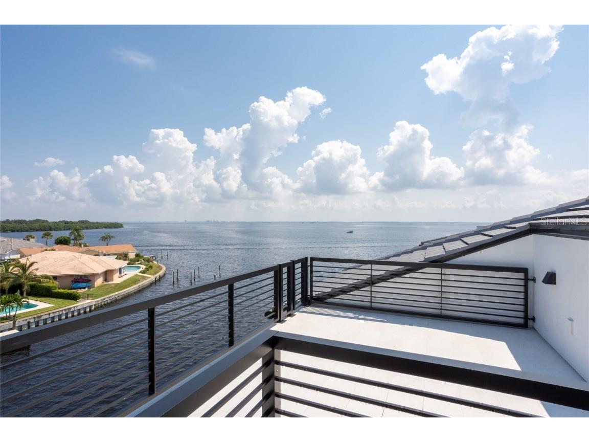 2081 Michigan Avenue NE Saint Petersburg FL 33703 TB8344767 image71