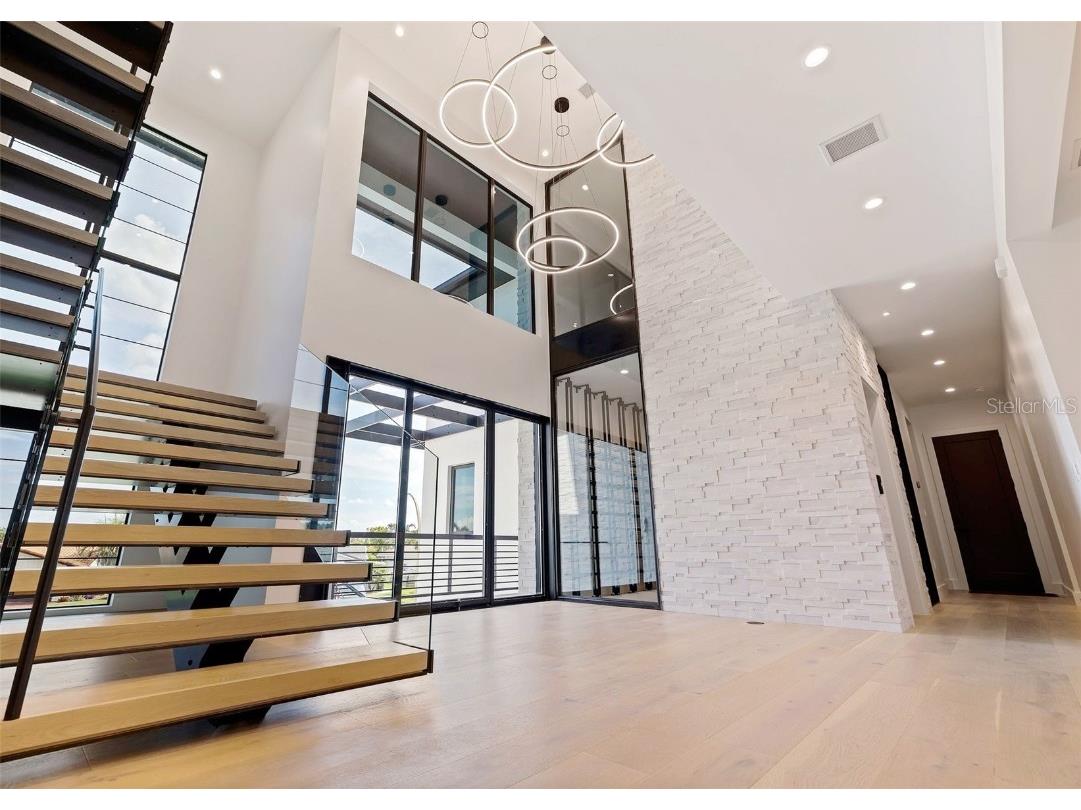 2081 Michigan Avenue NE Saint Petersburg FL 33703 TB8344767 image9