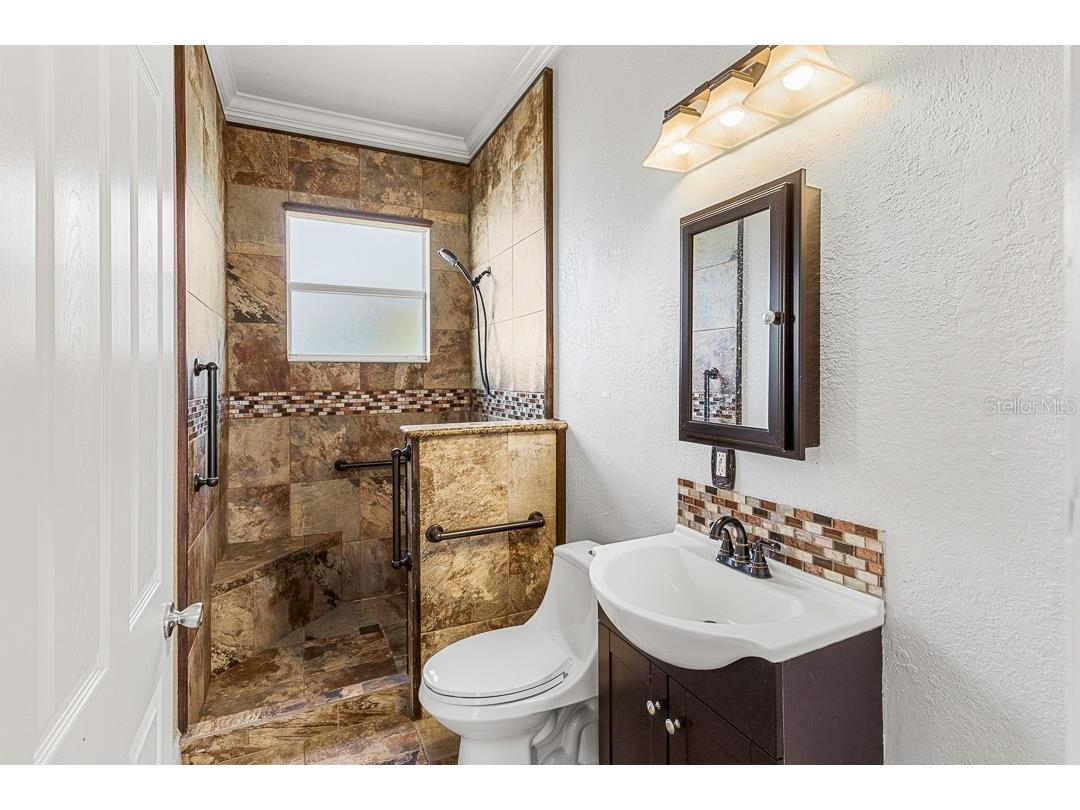 2081 SW Bayshore Boulevard Port Saint Lucie FL 34984 O6367619 image44