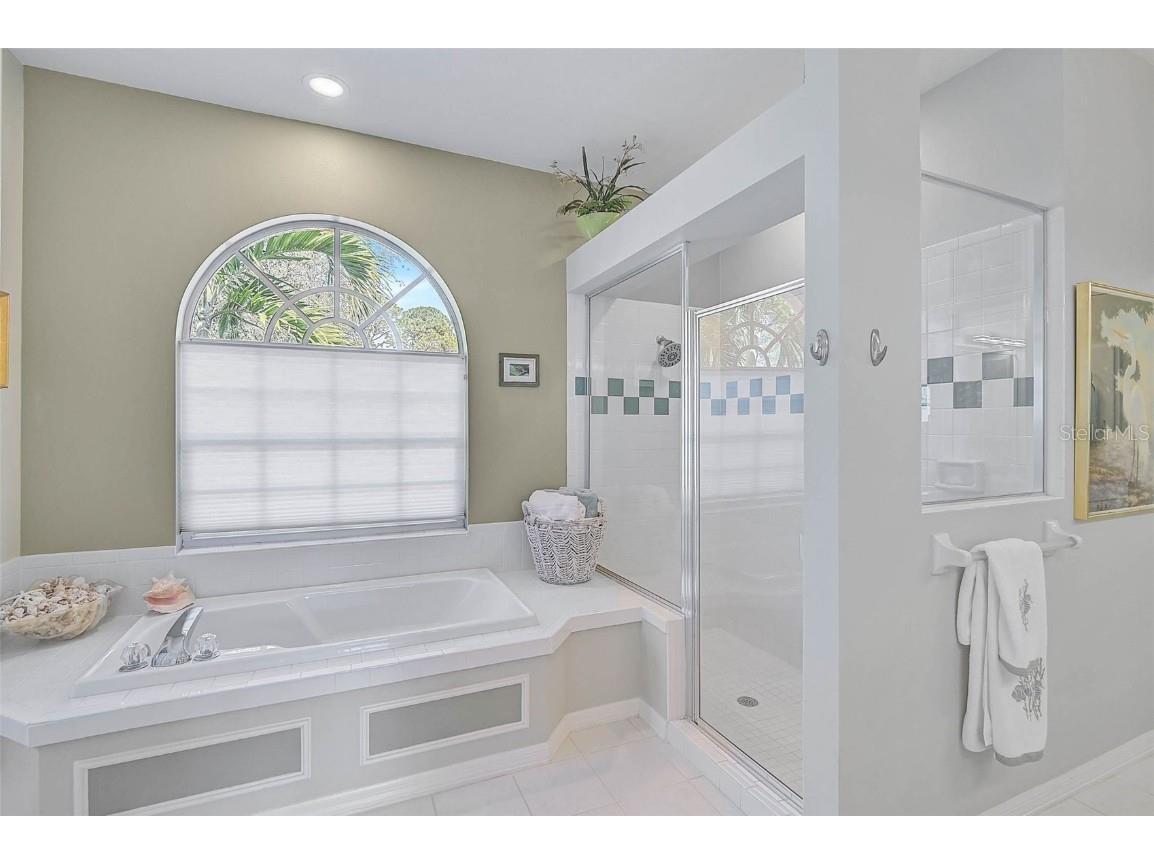 2081 Timucua Trail Nokomis FL 34275 A4639826 image23