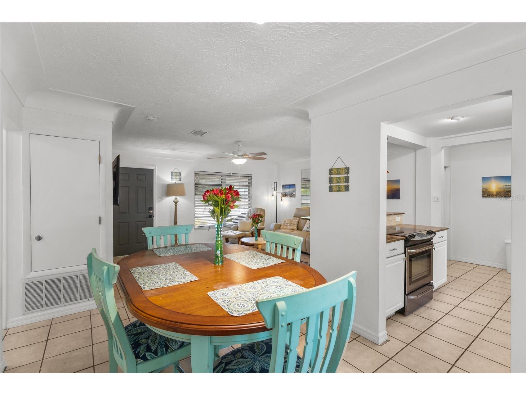 2082 Orchid Street Sarasota FL 34239 A4690466 image10