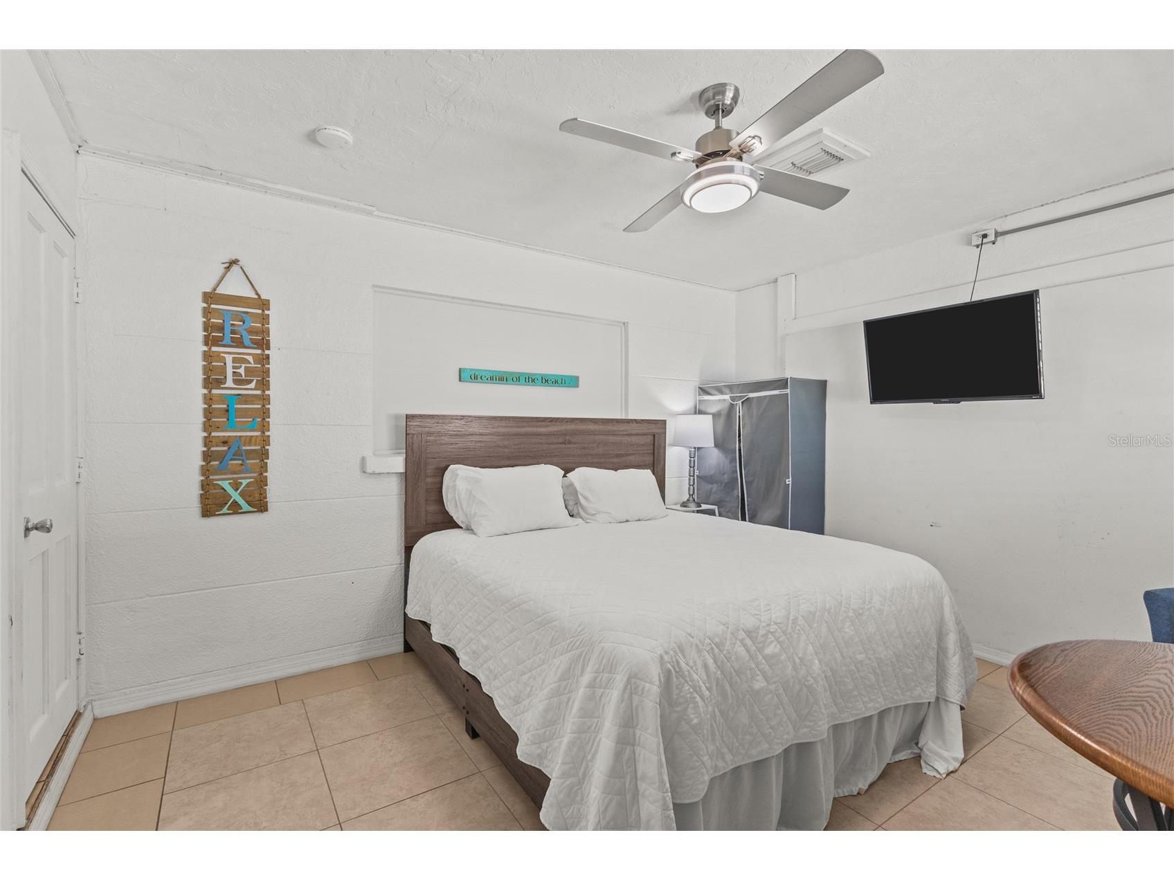 2082 Orchid Street Sarasota FL 34239 A4690466 image16