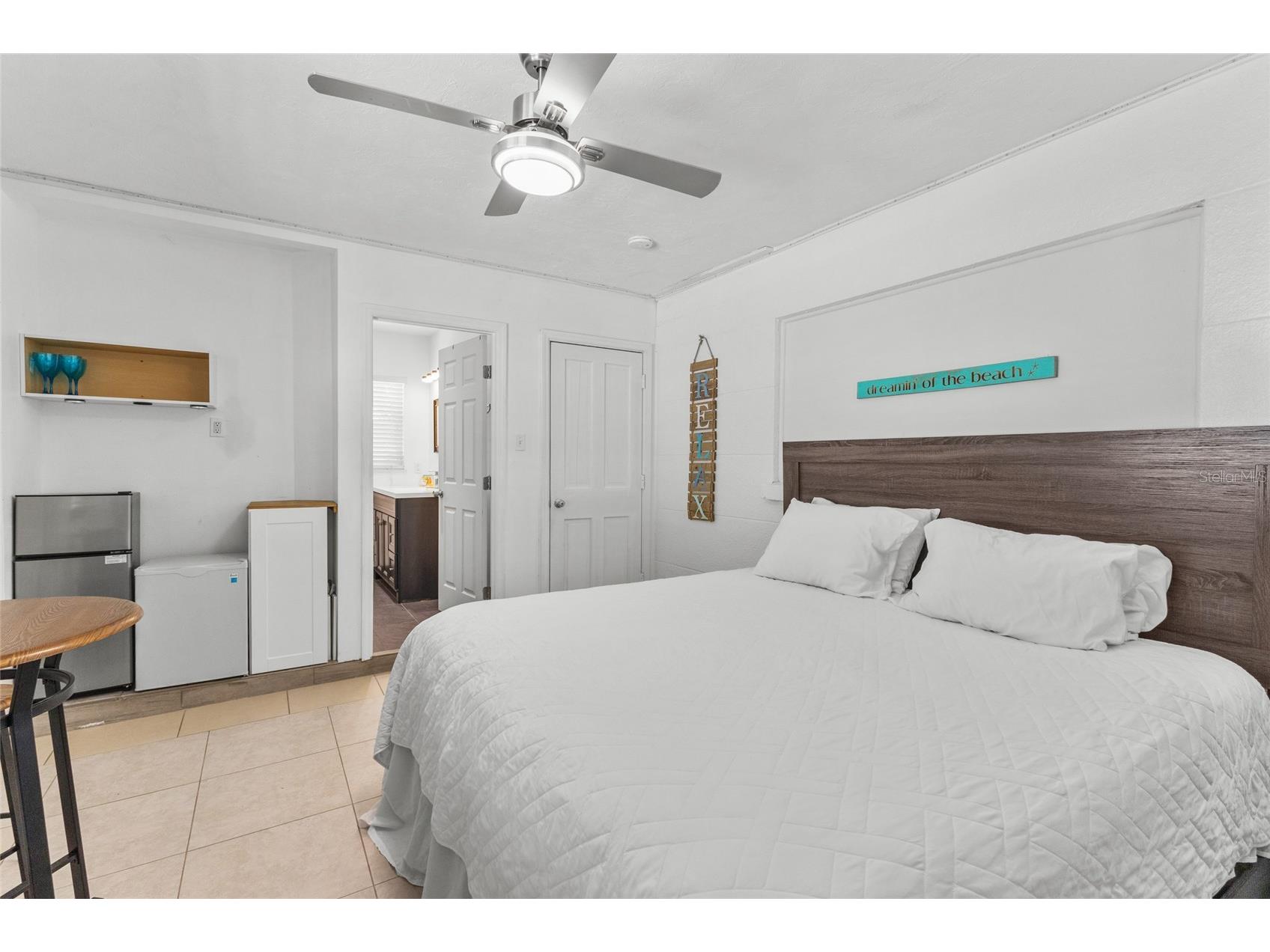 2082 Orchid Street Sarasota FL 34239 A4690466 image17