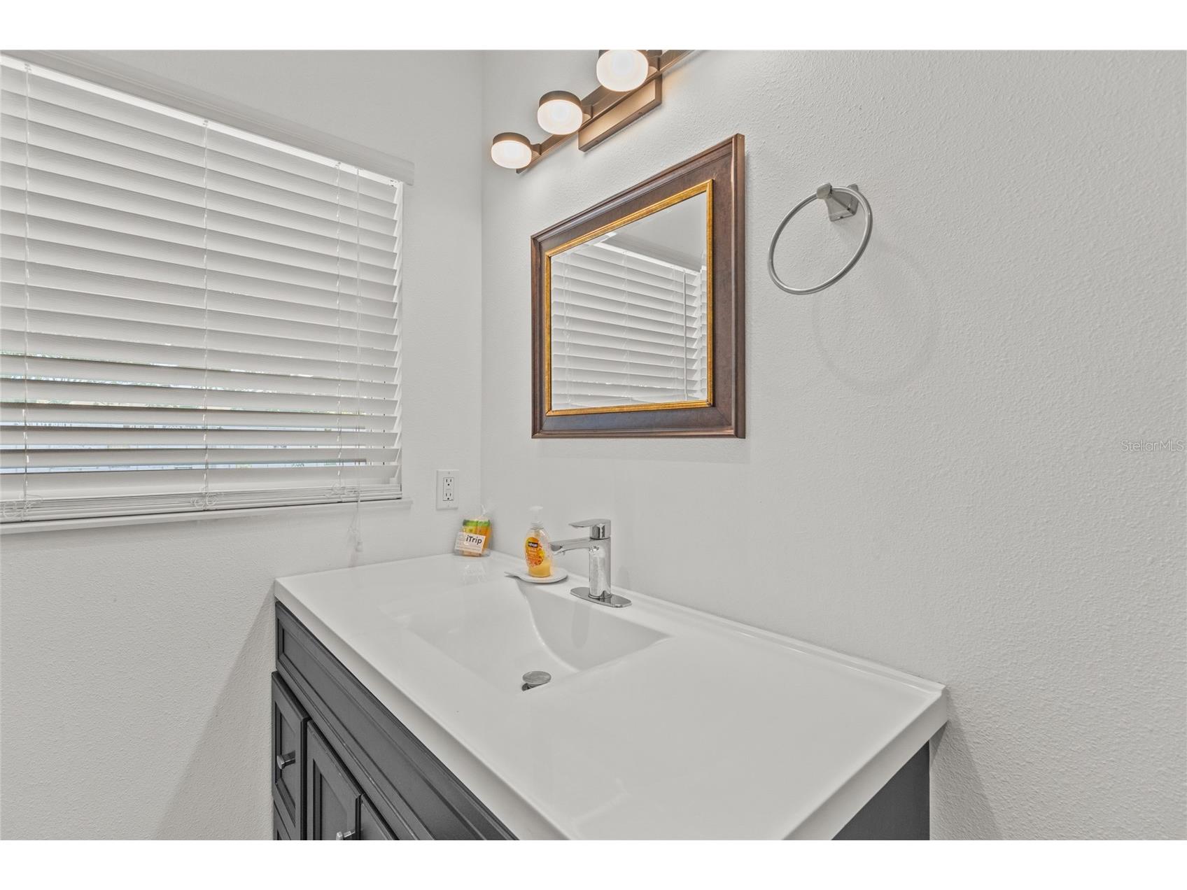 2082 Orchid Street Sarasota FL 34239 A4690466 image19