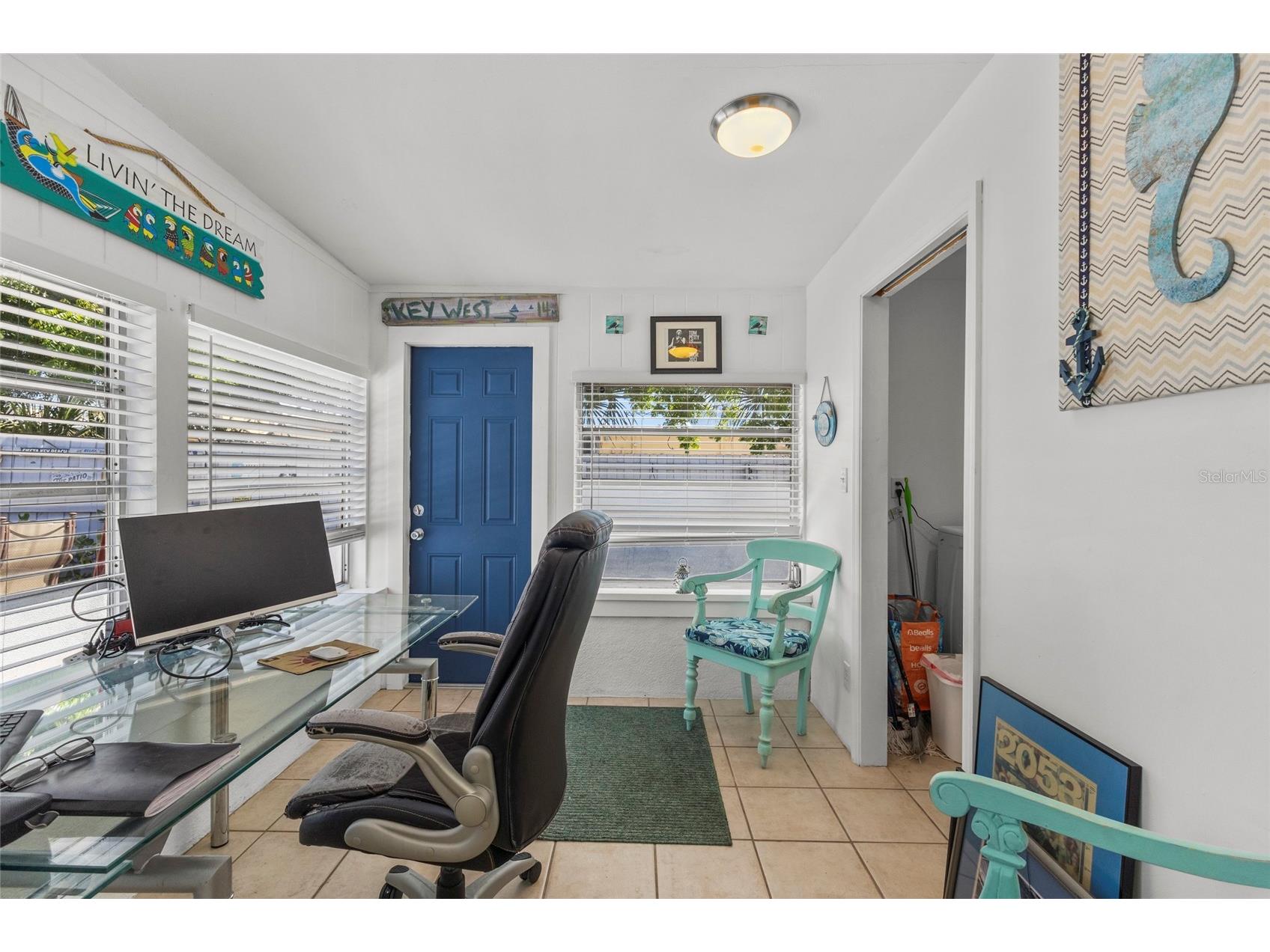 2082 Orchid Street Sarasota FL 34239 A4690466 image25