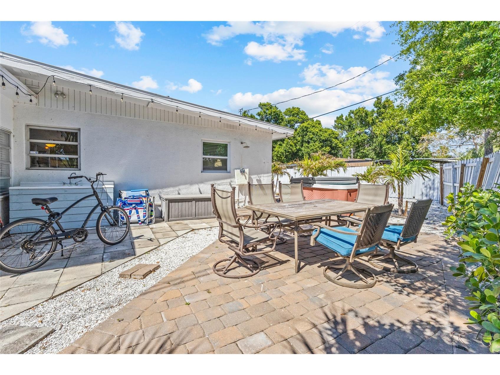 2082 Orchid Street Sarasota FL 34239 A4690466 image27