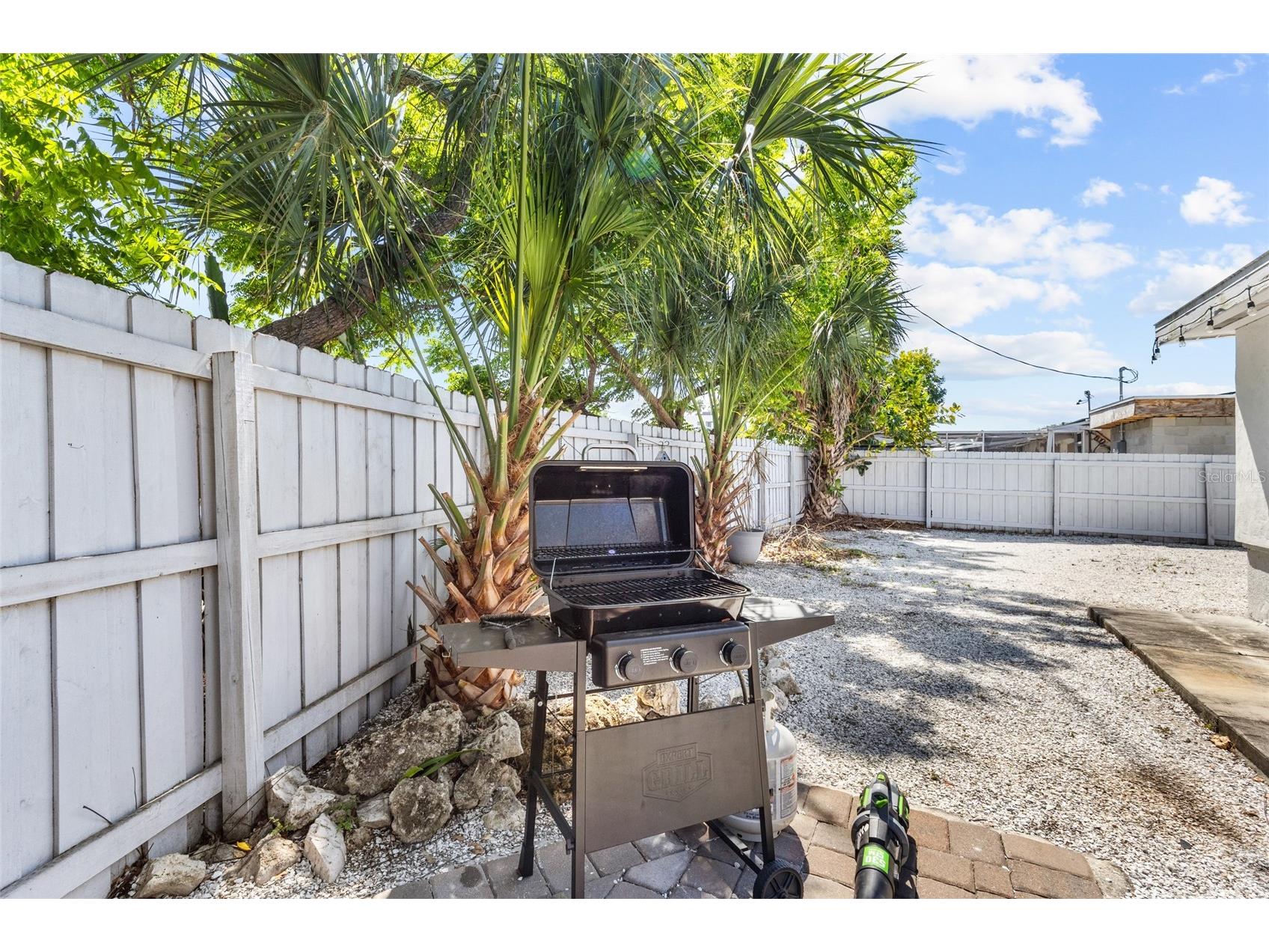 2082 Orchid Street Sarasota FL 34239 A4690466 image32