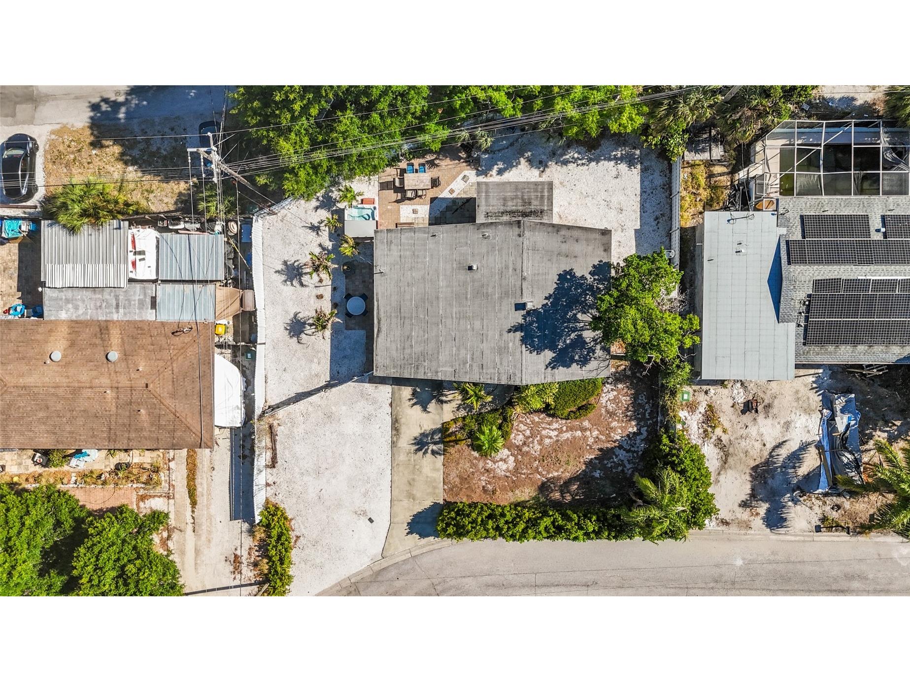 2082 Orchid Street Sarasota FL 34239 A4690466 image34