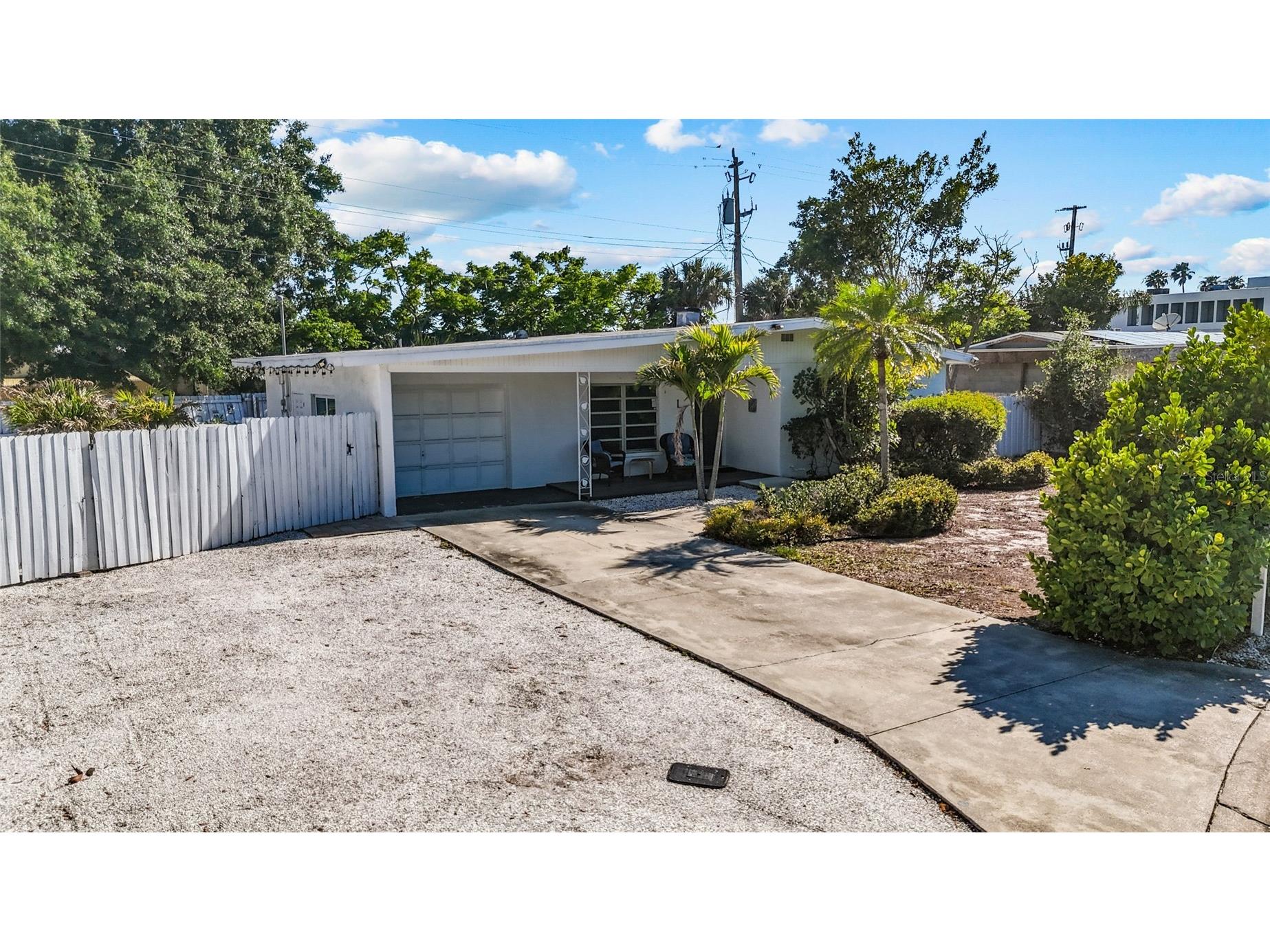 2082 Orchid Street Sarasota FL 34239 A4690466 image35