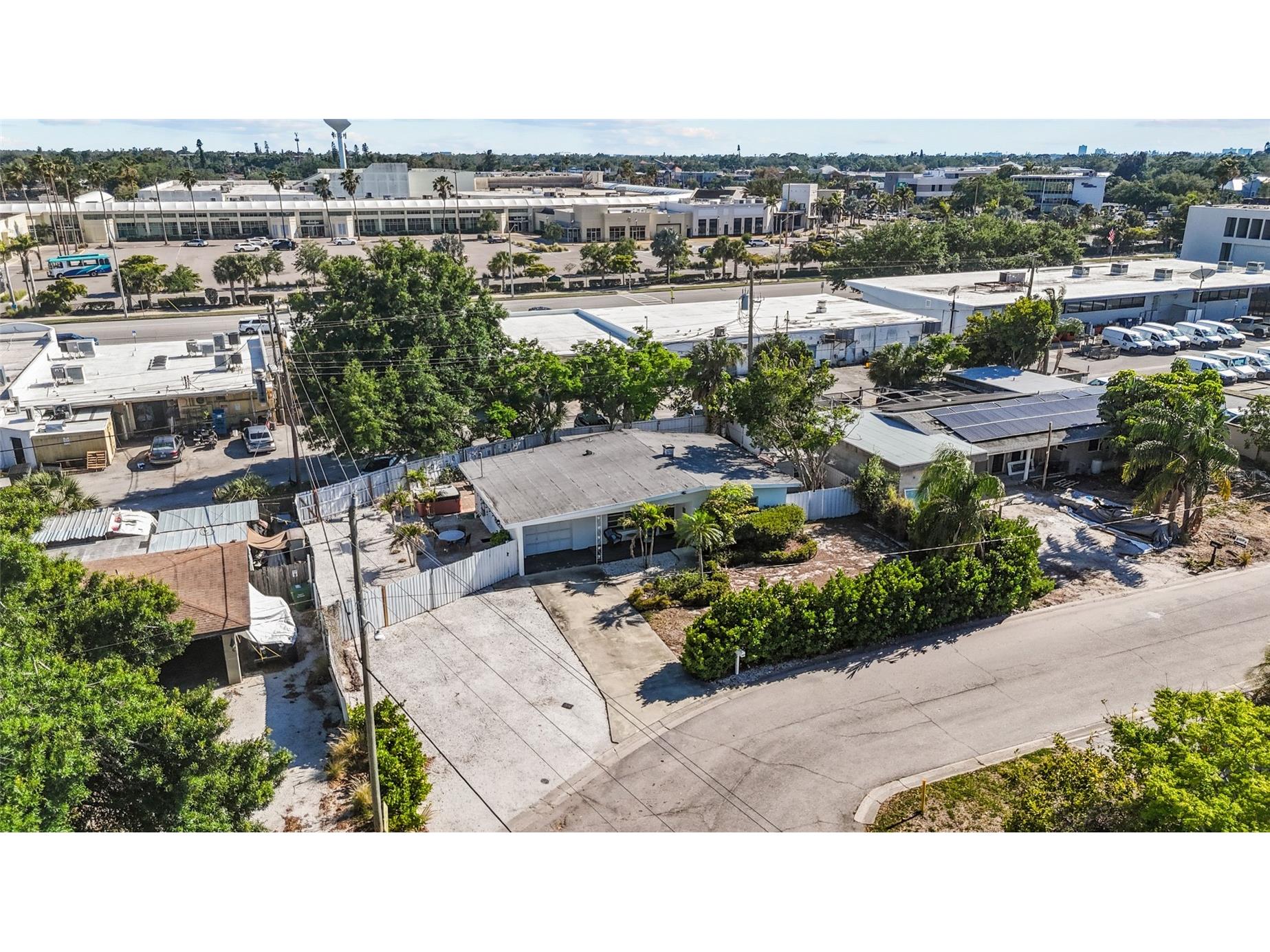 2082 Orchid Street Sarasota FL 34239 A4690466 image37