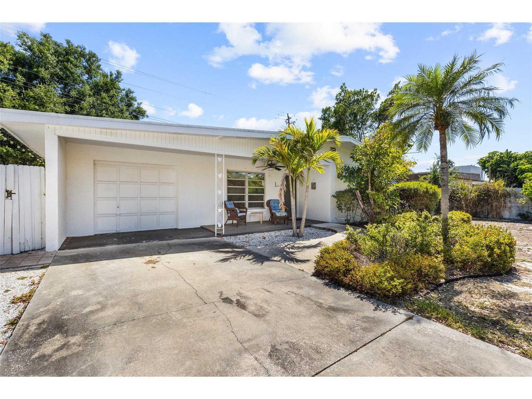 2082 Orchid Street Sarasota FL 34239 A4690466 image4