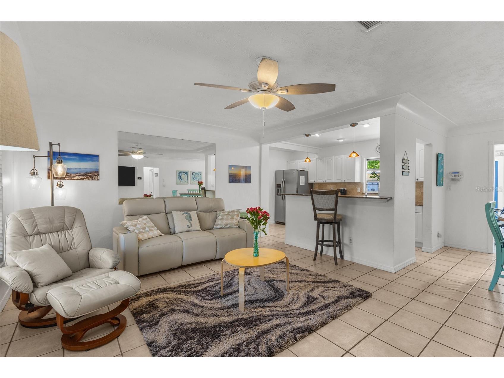 2082 Orchid Street Sarasota FL 34239 A4690466 image5