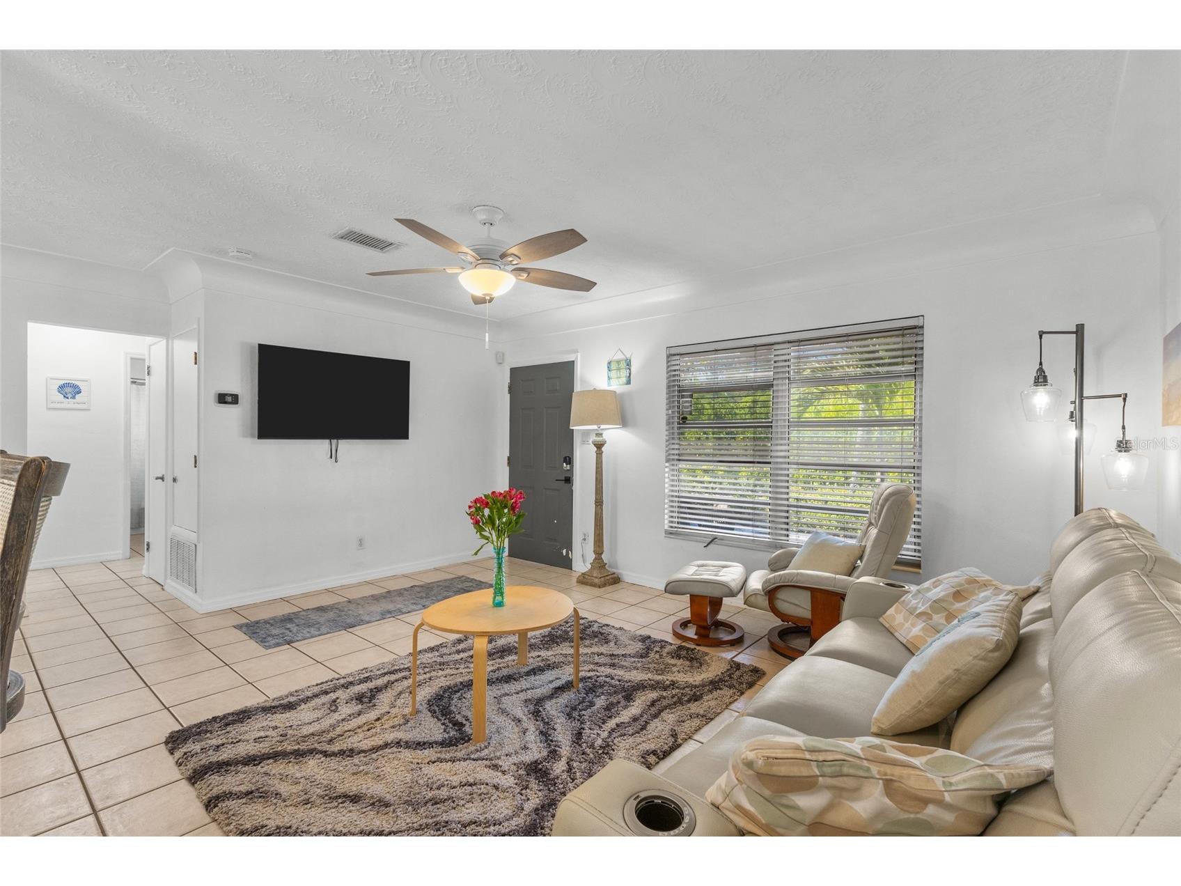 2082 Orchid Street Sarasota FL 34239 A4690466 image7