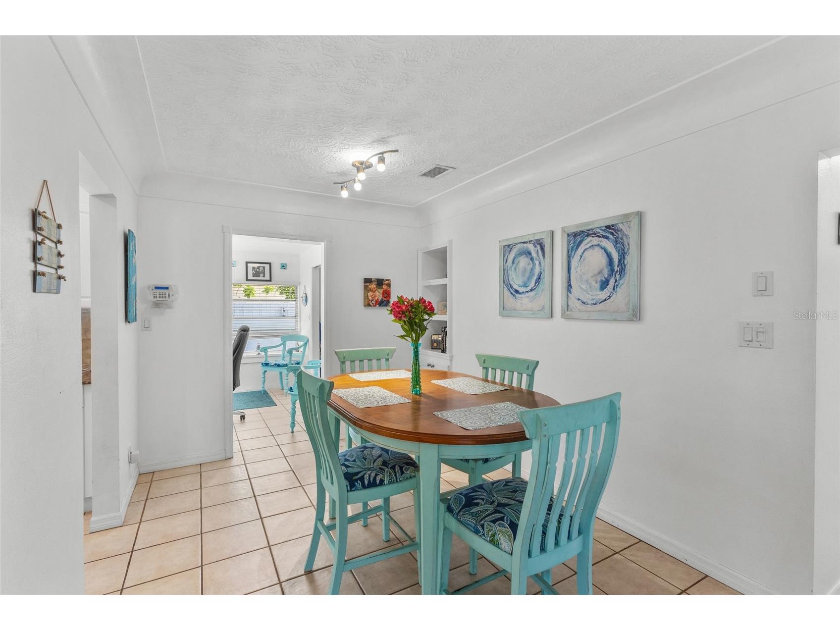 2082 Orchid Street Sarasota FL 34239 A4690466 image8