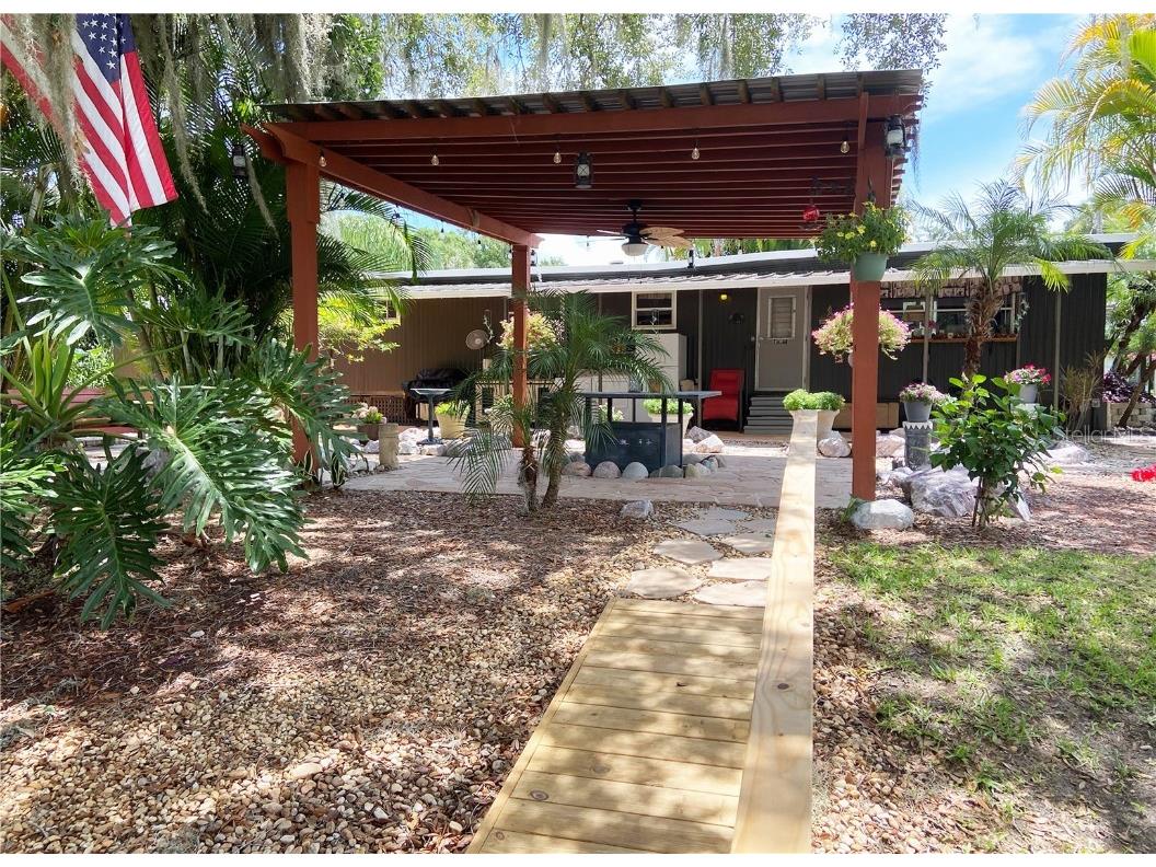2082 Starboard Drive Geneva FL 32732 - SAINT JOHNS RIVER S5129486 image1