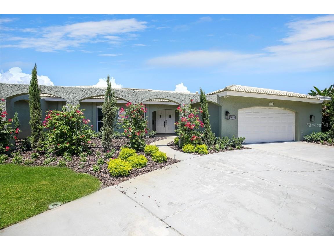 2083 Hawaii Avenue NE Saint Petersburg FL 33703 - TAMPA BAY U8238858 image1