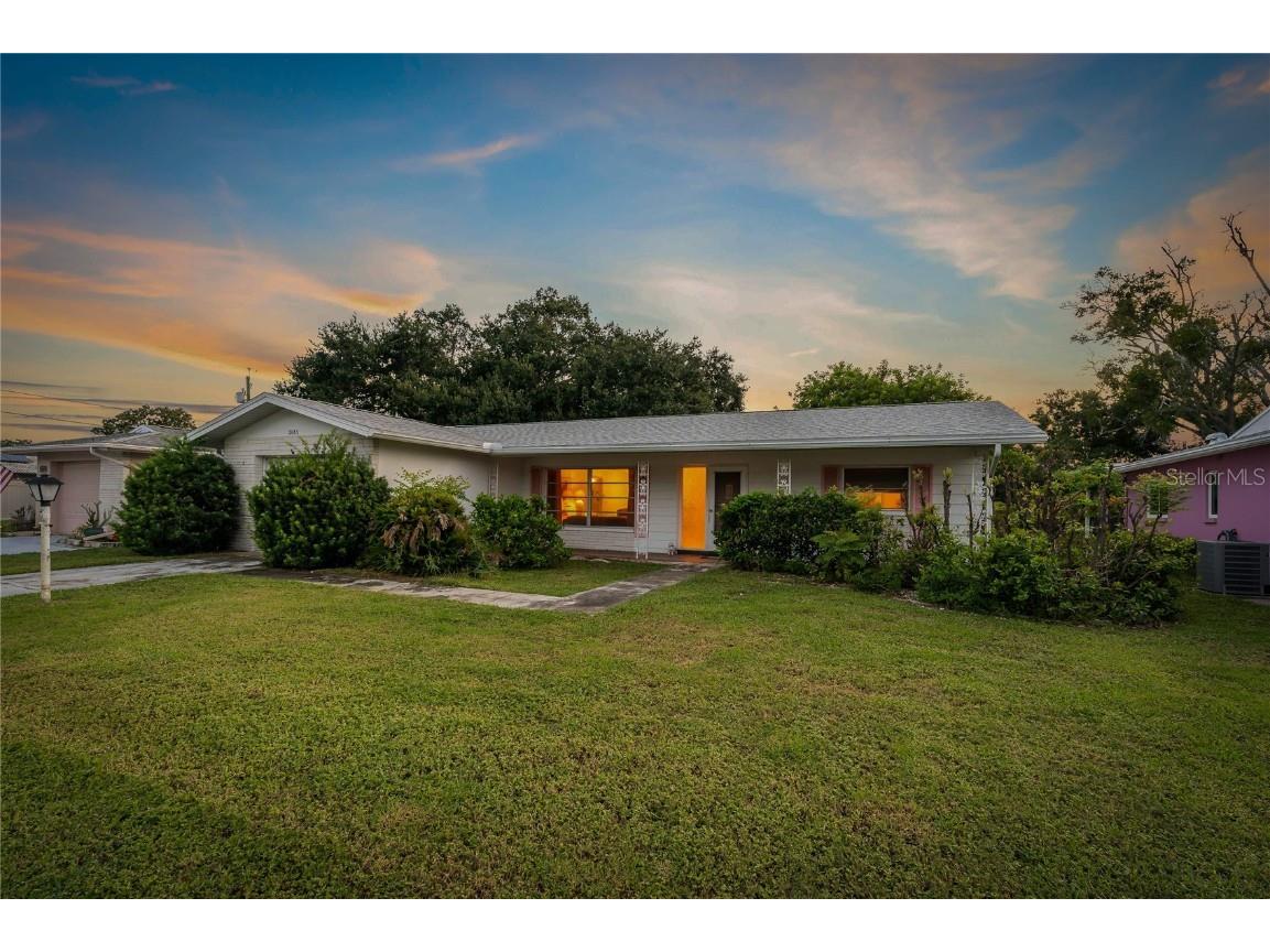 2083 Hillwood Drive Clearwater FL 33763 TB8302079 image1