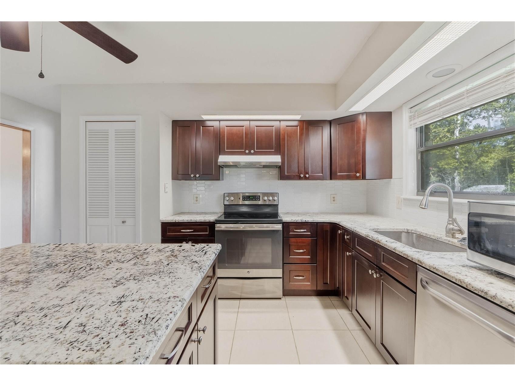 2084 Apricot Drive Deltona FL 32725 O6421206 image9