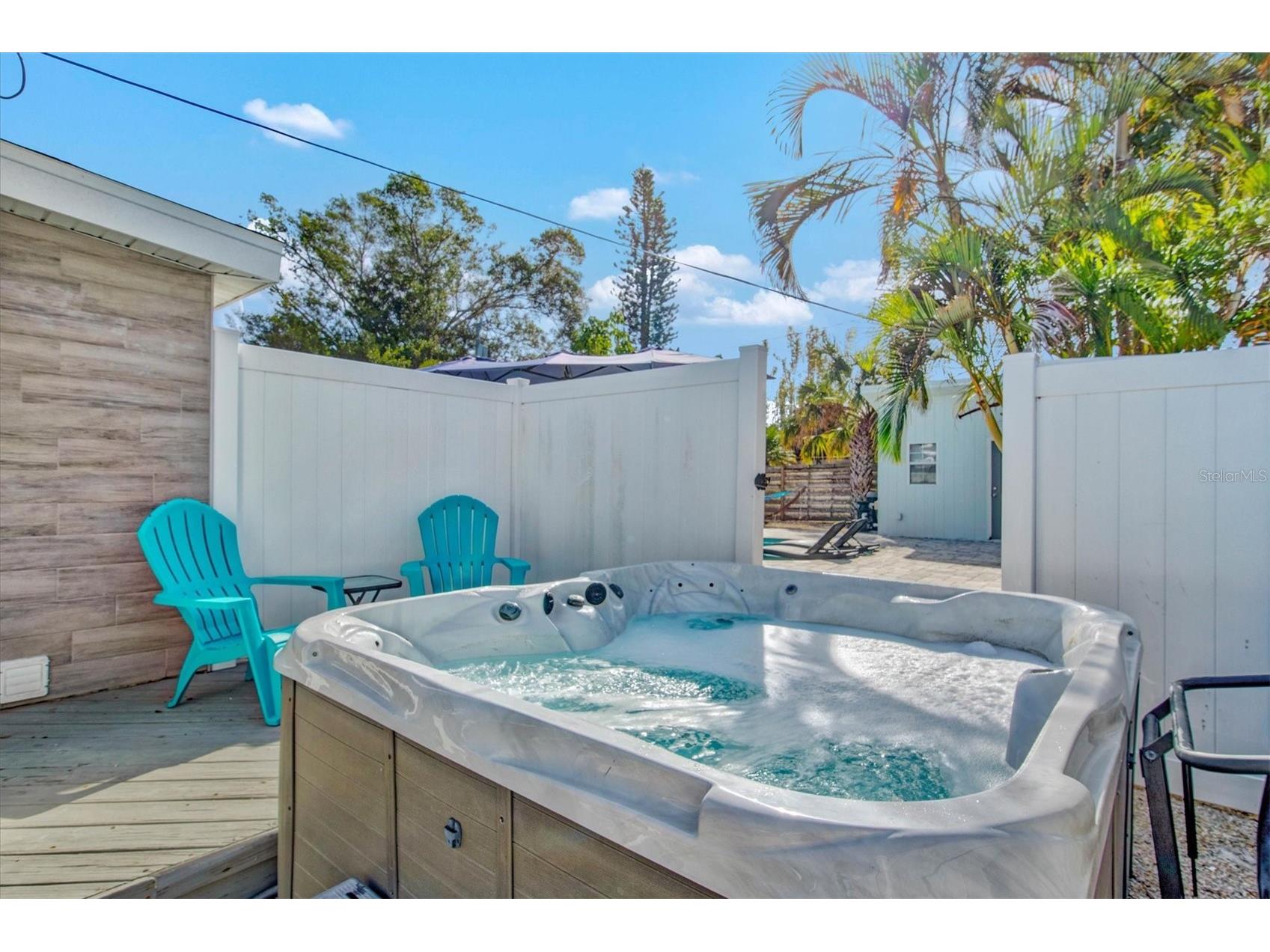 2084 Grove Street #B Sarasota FL 34239 A4689586 image14