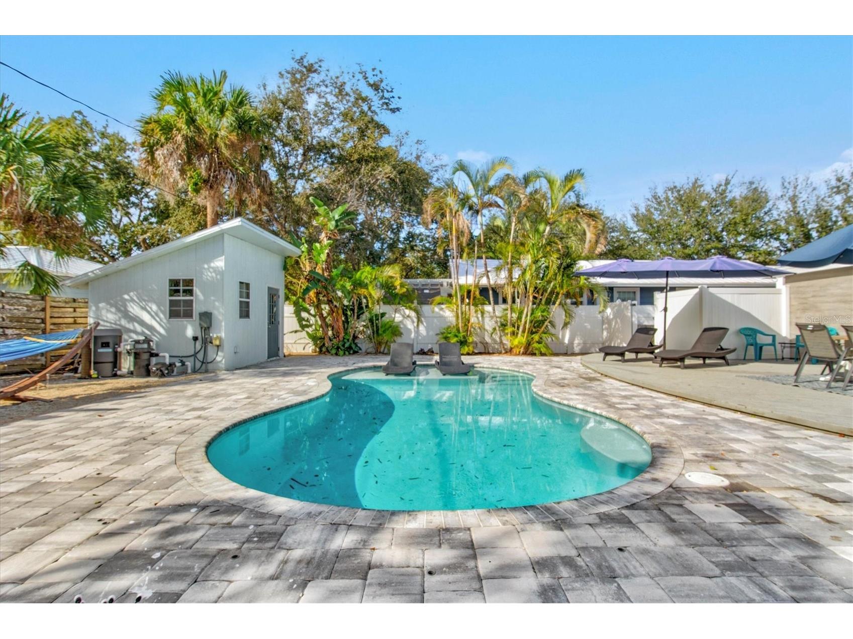 2084 Grove Street #B Sarasota FL 34239 A4689586 image17