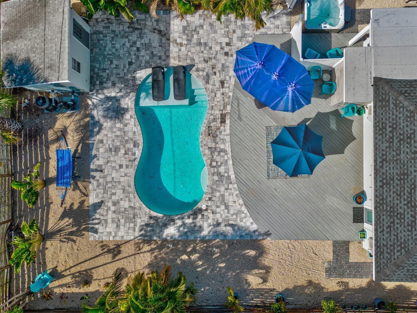2084 Grove Street #B Sarasota FL 34239 A4689586 image23