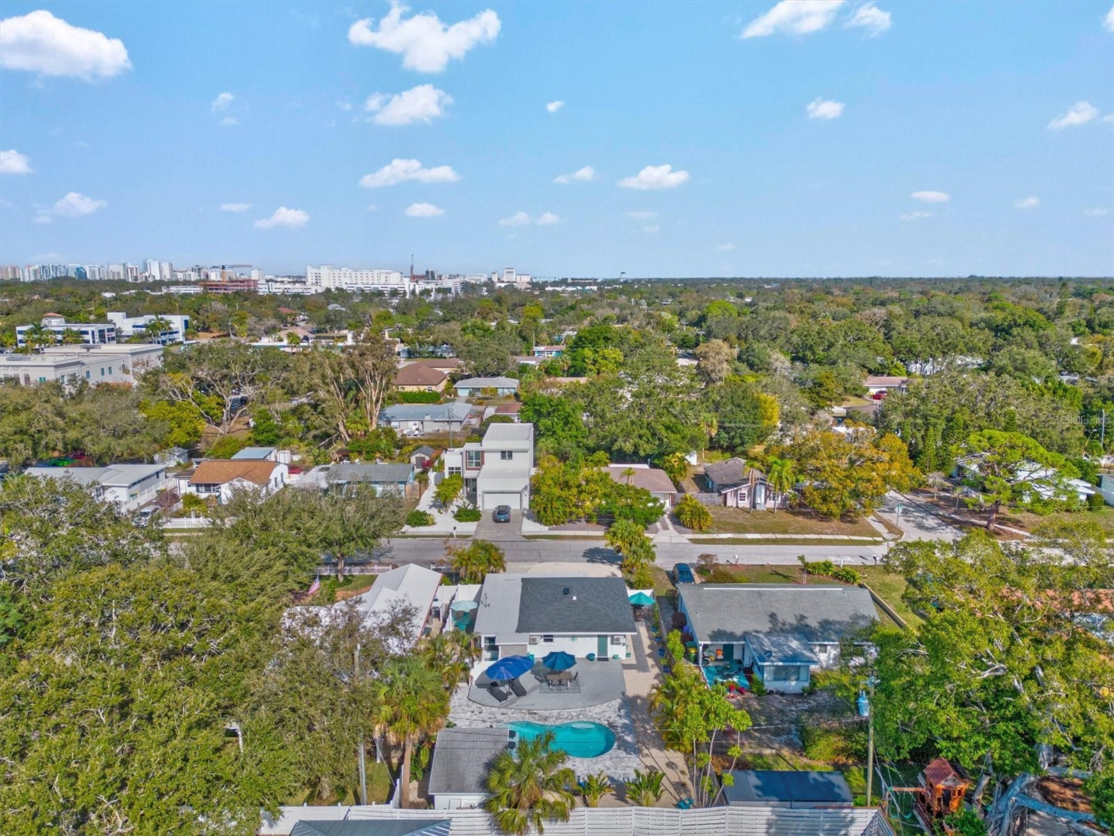 2084 Grove Street #B Sarasota FL 34239 A4689586 image26